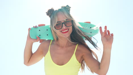 woman with skateboard