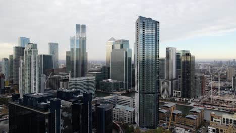 Luftaufnahme-Der-Skyline-Von-Canary-Wharf-In-London-Nach-Dem-Verlassen-Von-Europa