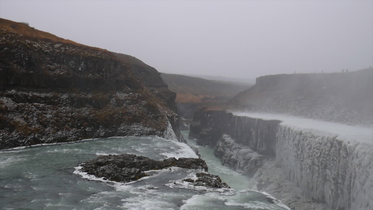 toma de la gran cascada de gullfoss en islandia