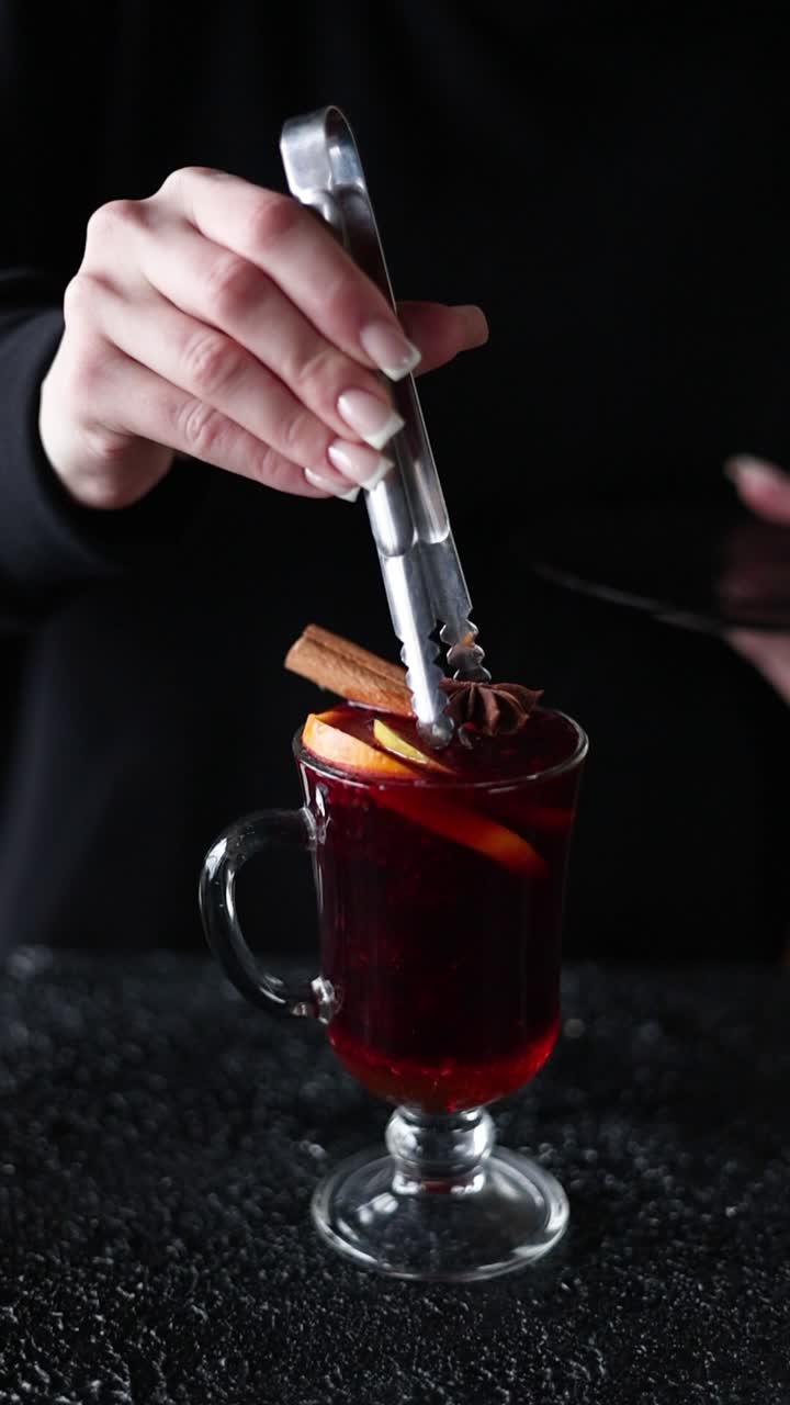 Preparazione del Vin Brulé