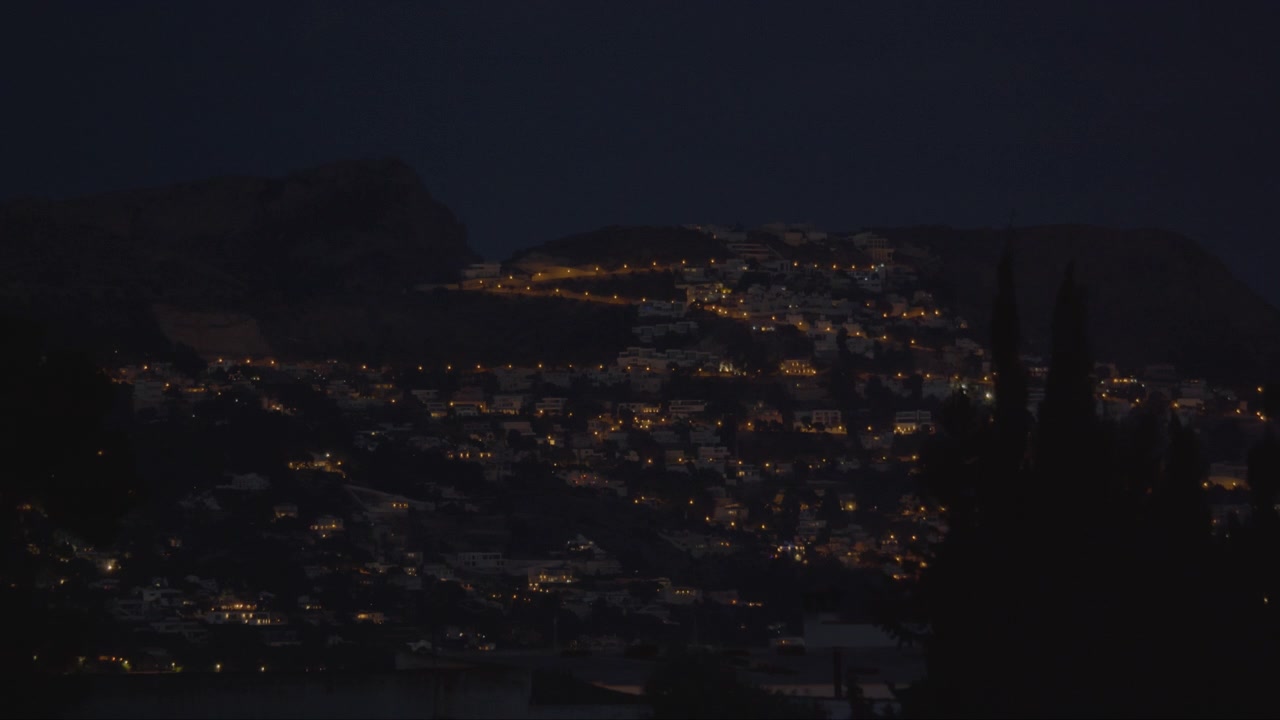 Luci notturne di una piccola città spagnola