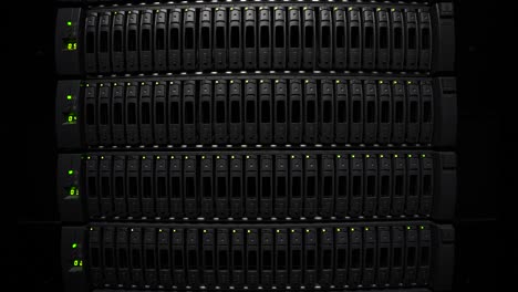 gran servidor de matriz de almacenamiento digital para máquinas virtuales y en la nube, plano general