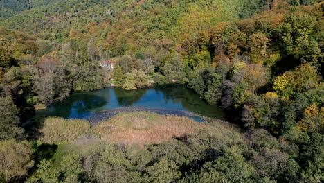 Volando-Sobre-El-Lago-En-Europa