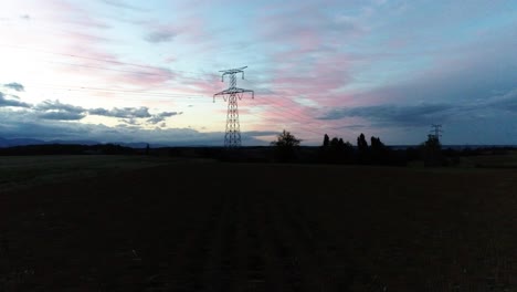 Toma-De-Drone-De-Una-Hermosa-Puesta-De-Sol-Y-Cielo.