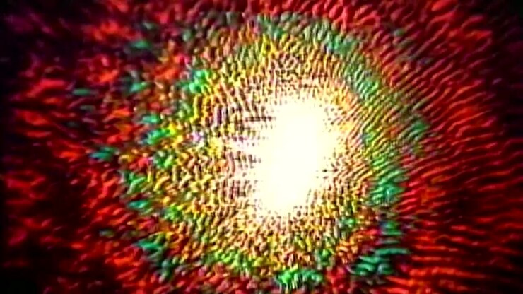 IMMAGINE VIDEO PSICHEDELICA TRIPP Y ANNI '80 SULLO SCHERMO