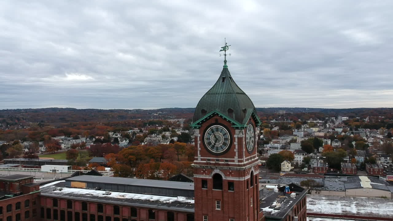 ayer mill clock tower es el reloj de molino más grande del mundo situado en lawrence, massachusetts, ee.uu.
