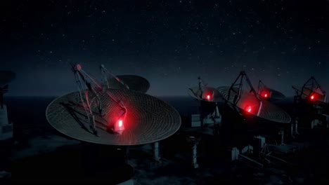 observatorio del cielo nocturno con radiotelescopios