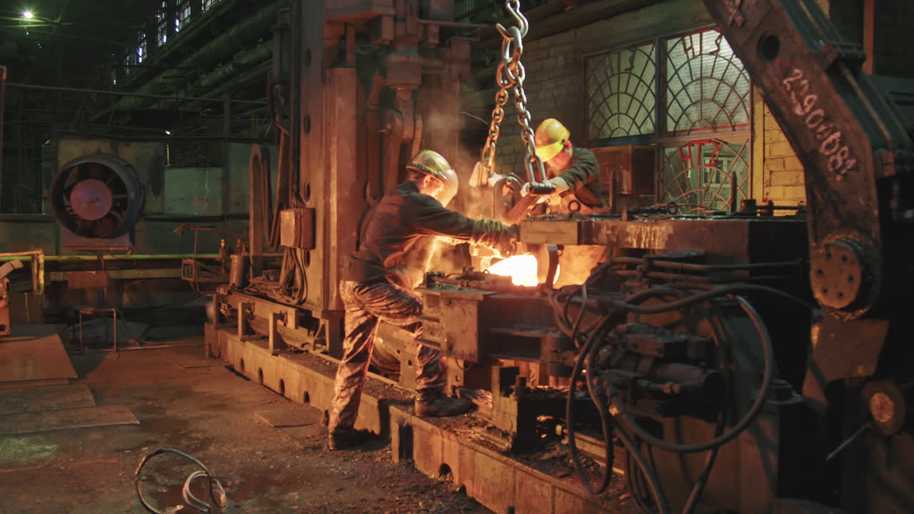 Plant Workers Manufacturing Forged Welding Rings