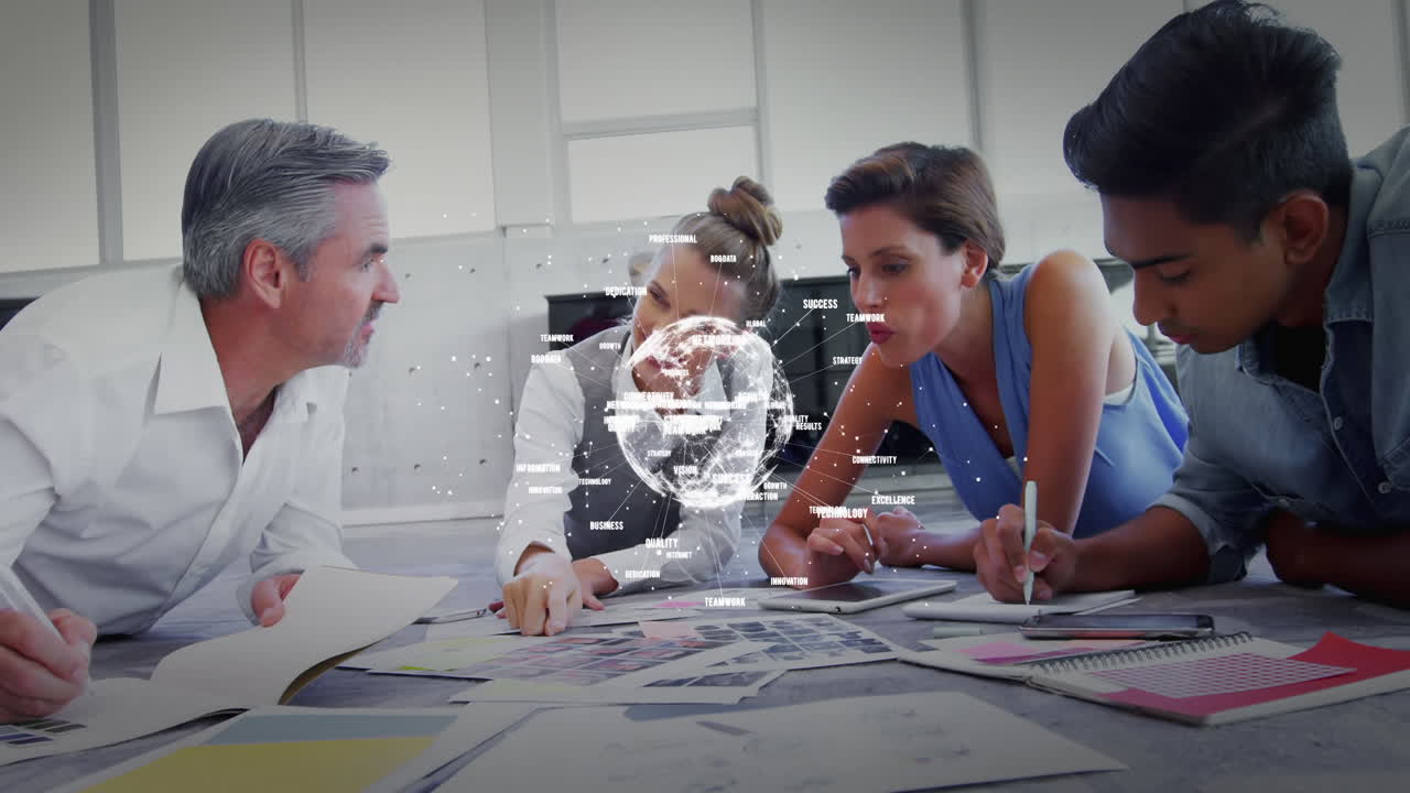 Composizione di brainstorming in una sala riunioni tra professionisti con globo digitale 4k