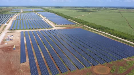 vista panorámica del parque solar fotovoltaico el soco de san pedro de macoris en república dominicana