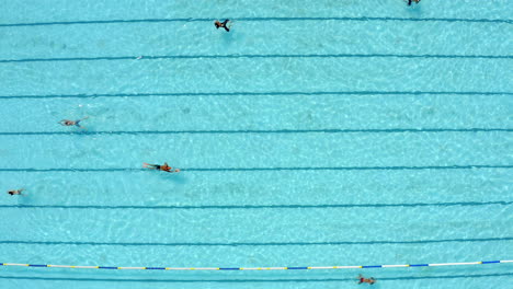 Nunca-Te-Arrepentirás-De-Un-Día-En-La-Piscina