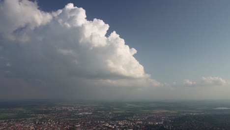 nubes por encima de pécs, hungría