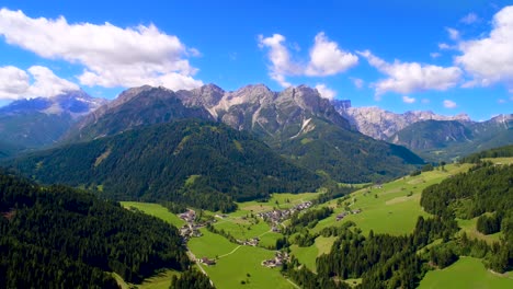 vista panorámica del hermoso paisaje de los alpes