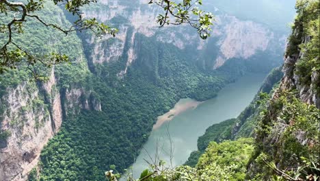 Parque-Nacional-Cañón-Del-Sumidero-En-Chiapas-México-Cerca-De-Chiapa-De-Corzo-Y-Tuxtla-Gutiérrez-Imágenes-Aéreas-De-Drones