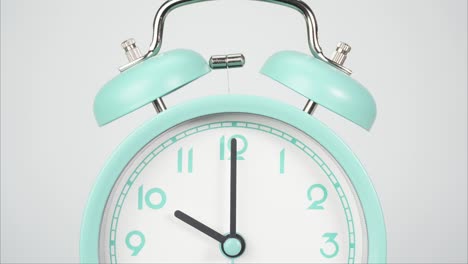 reloj de pared aislado sobre fondo blanco.