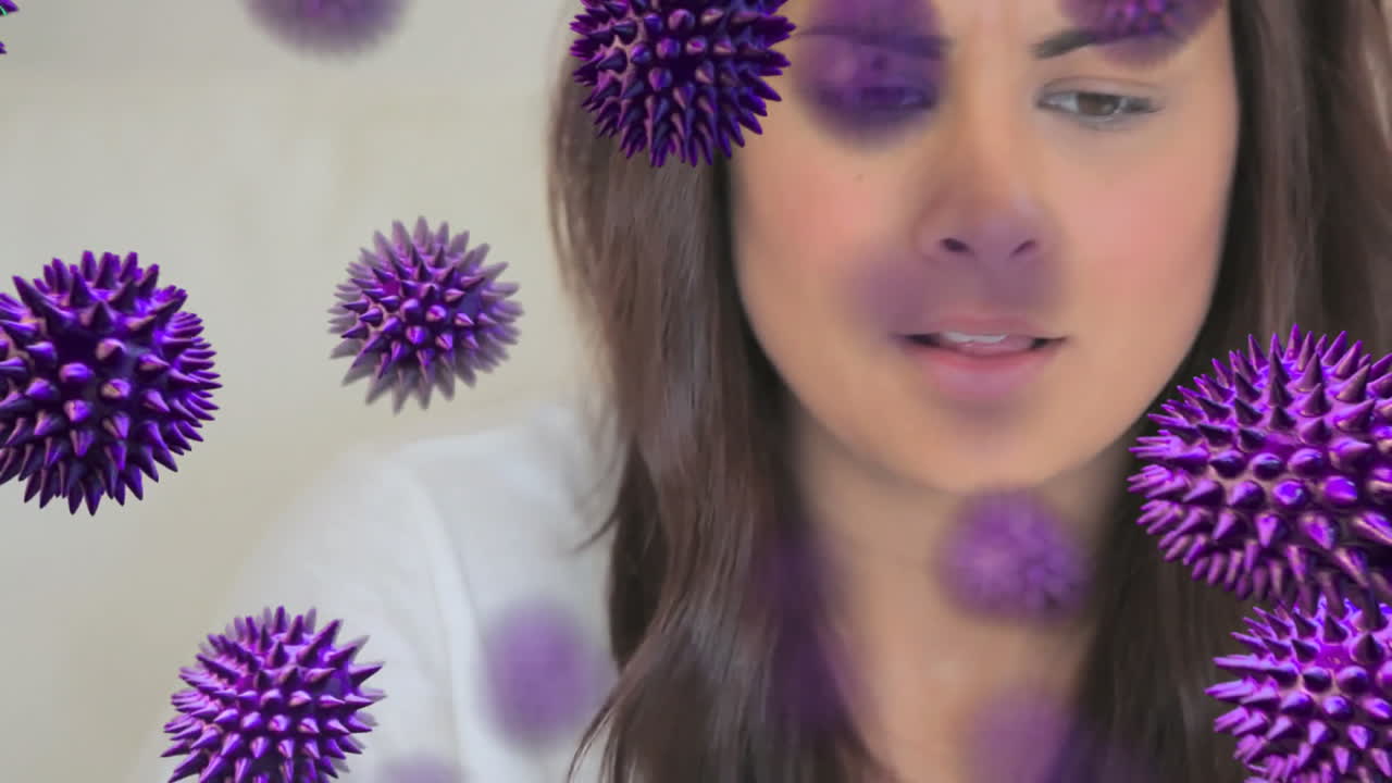 virus púrpura y mujer enferma