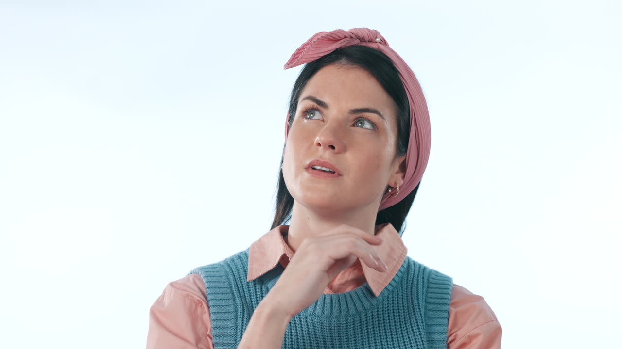 pensando, mujer y manos en la cara con confundido