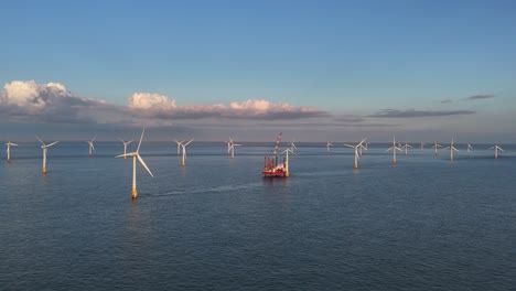 Hemsby,-Norfolk,-Großbritannien,-Arbeitsplattform-Zur-Wartung-Von-Windparks,-Drohne,-Luftaufnahme