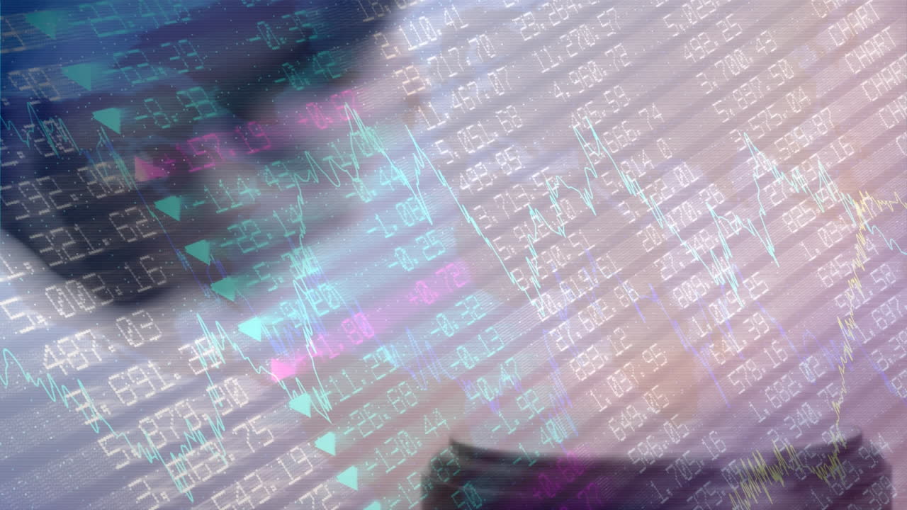 animación de las estadísticas y el procesamiento de datos financieros sobre el martillo del subastador