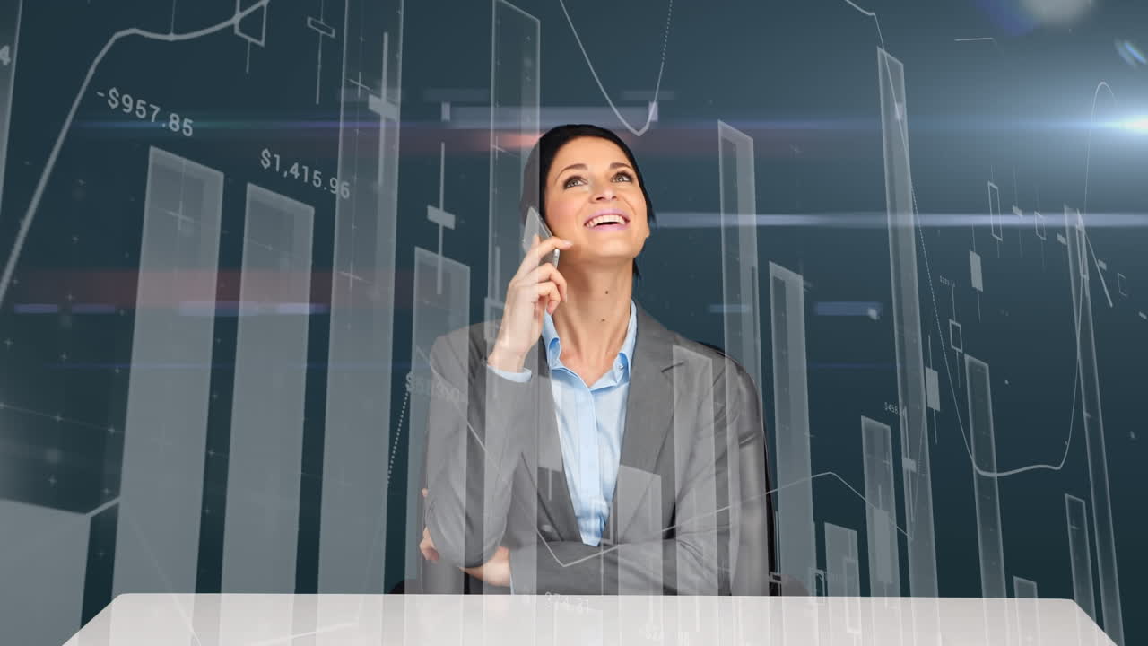 joven mujer de negocios usando un teléfono inteligente