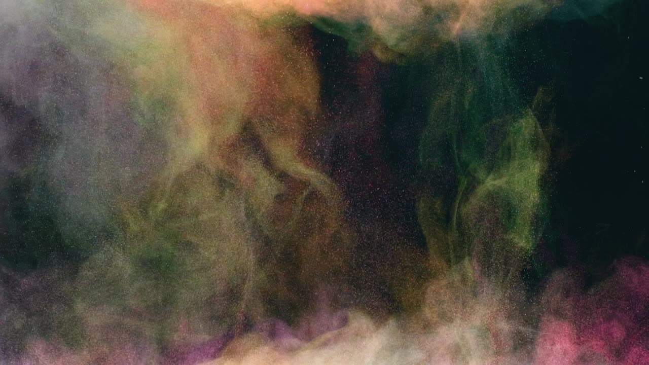 el humo brillante después de la explosión. cámara lenta