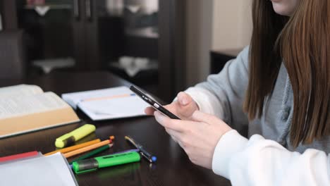 Using-phone-at-desk