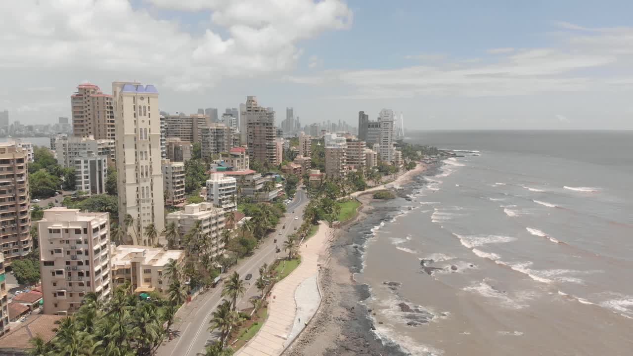 drone disparó camiones sobre apartamentos frente a la playa