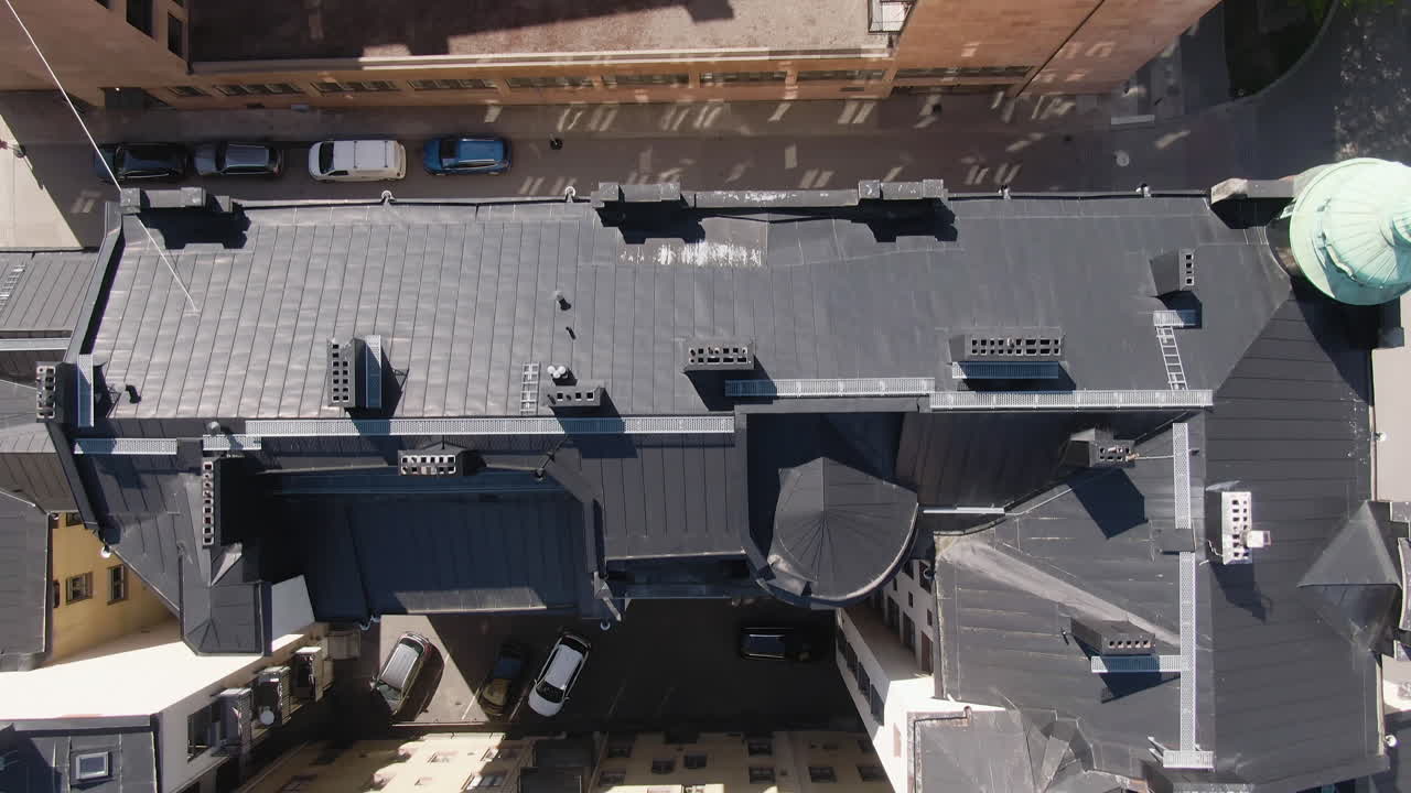 norrkoping suecia, vista aérea de pájaros sobre los edificios del casco antiguo