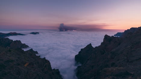 Zeitraffer-Von-Tag-Zu-Nacht-Auf-Der-Insel-La-Palma-Während-Des-Vulkanausbruchs-Im-September-2021