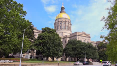 Eröffnungsaufnahme-Des-Georgia-State-Capitol-Building-In-Atlanta-1