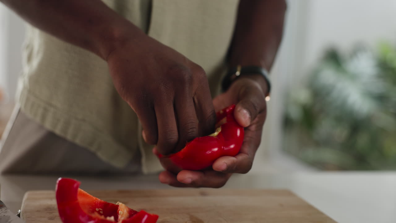 Preparing red pepper