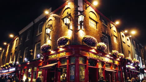 vibrant night scene at temple bar pub, dublin