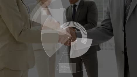 animación del procesamiento de datos sobre el apretón de manos de un hombre de negocios