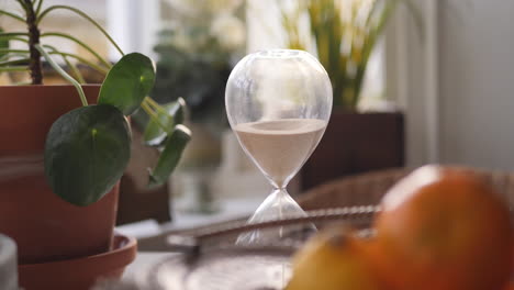 Hourglass-sand-falling-in-slow-motion