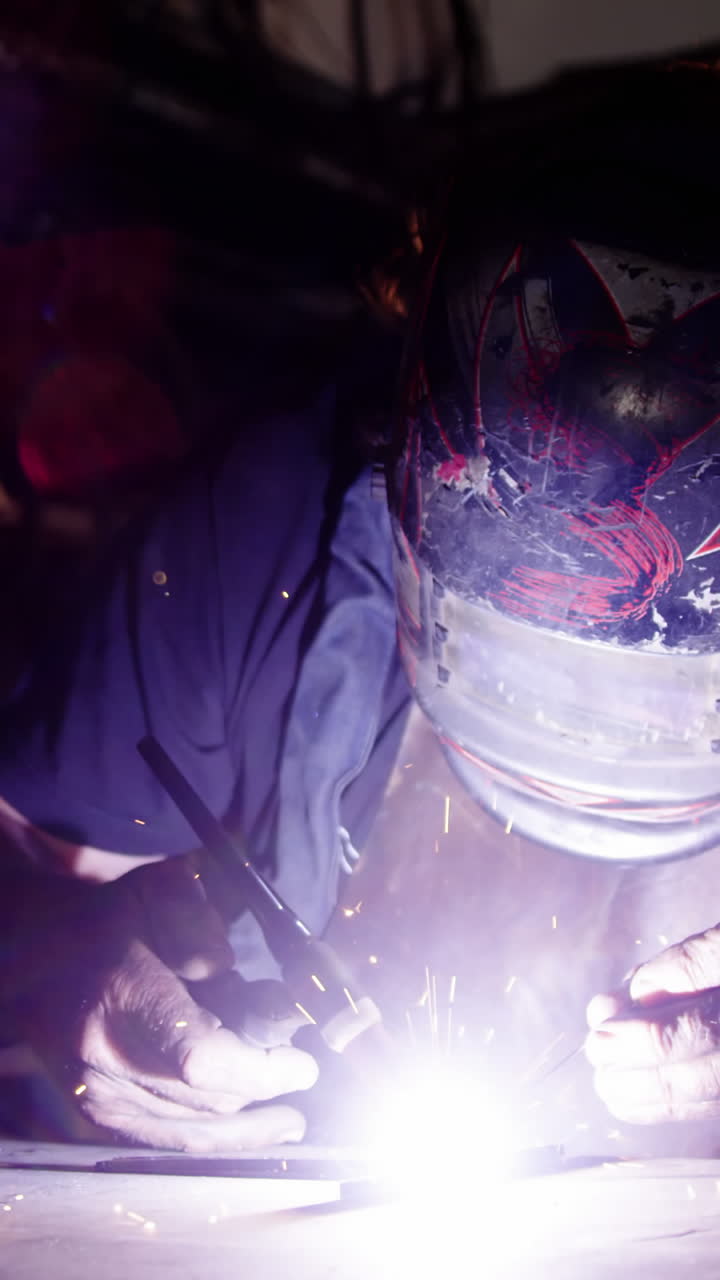 Welder using welding torch