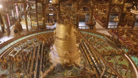 Miniatur-Des-Himmels,-Der-Heiligen-Goldenen-Stadt,-Aus-Einem-Anderen-Blickwinkel.-Das-Video-Wurde-Am-19.-August-2023-Im-Soni-Ji-Ki-Nasiya-Jain-Tempel-In-Ajmer,-Rajasthan,-Indien,-Aufgenommen