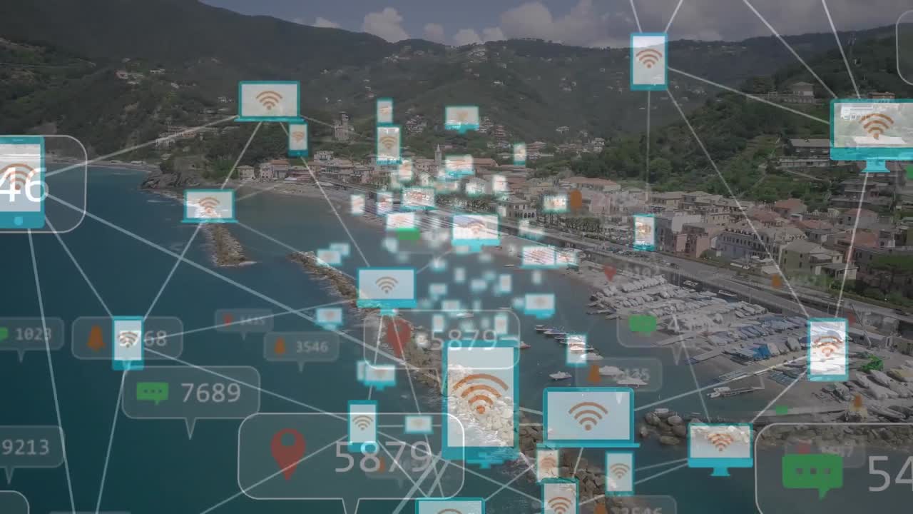 animación de la red de iconos de medios con símbolo wifi y notificaciones de red sobre la ciudad costera