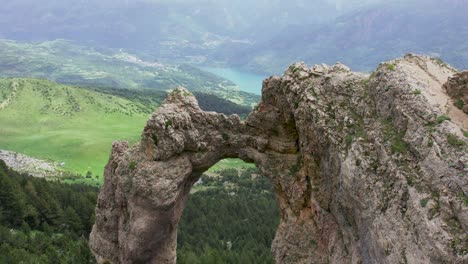 arch in rock in mountains