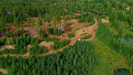 Trabajo-En-Progreso-En-Bosque-Verde