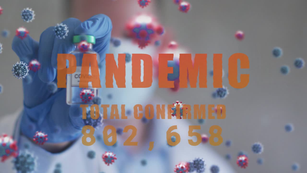 Medico che si protende in avanti presentando una fiala mentre il contatore "TOTALE PANDEMIA CONFERMATI" aumenta e i virus fluttuano.
