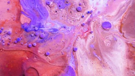 estructura fantástica de burbujas de colores. movimiento caótico. pintura de colores abstractos. vista superior