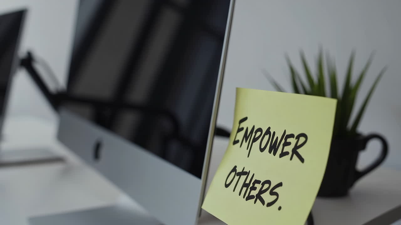 Motivational Note on a Computer Desk