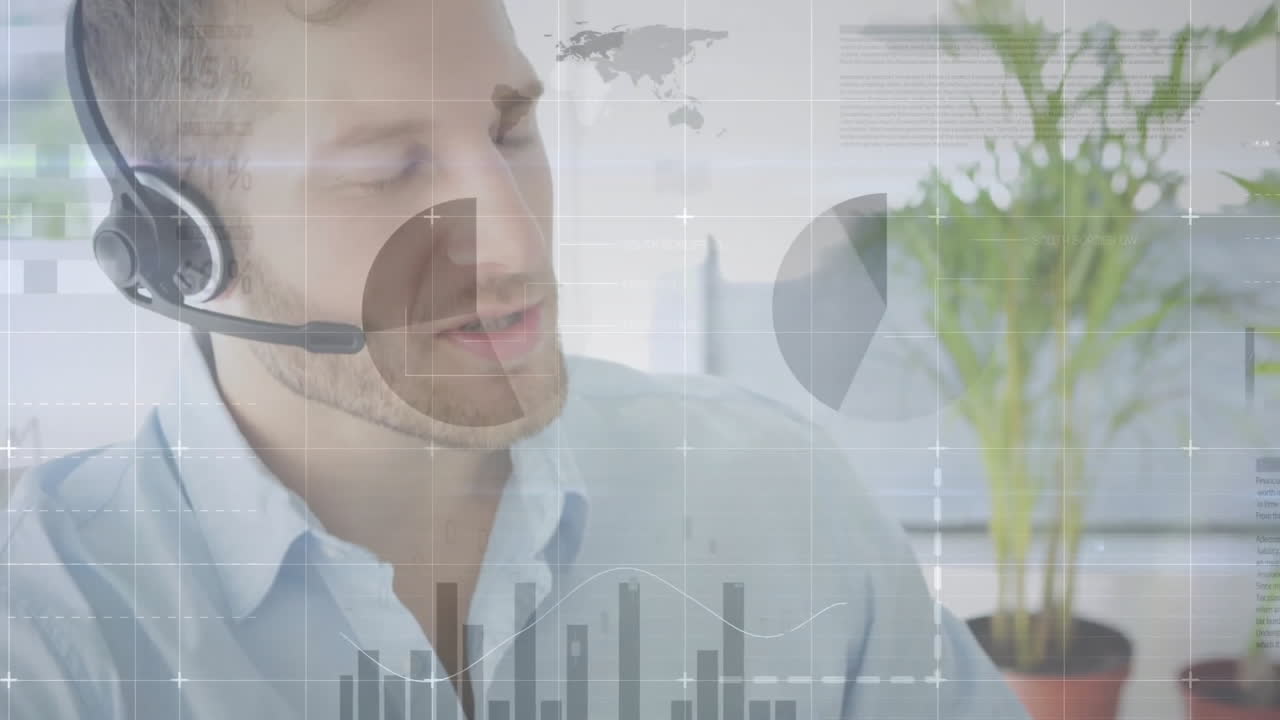 animación de procesamiento de datos financieros sobre hombre de negocios caucásico con auriculares de teléfono