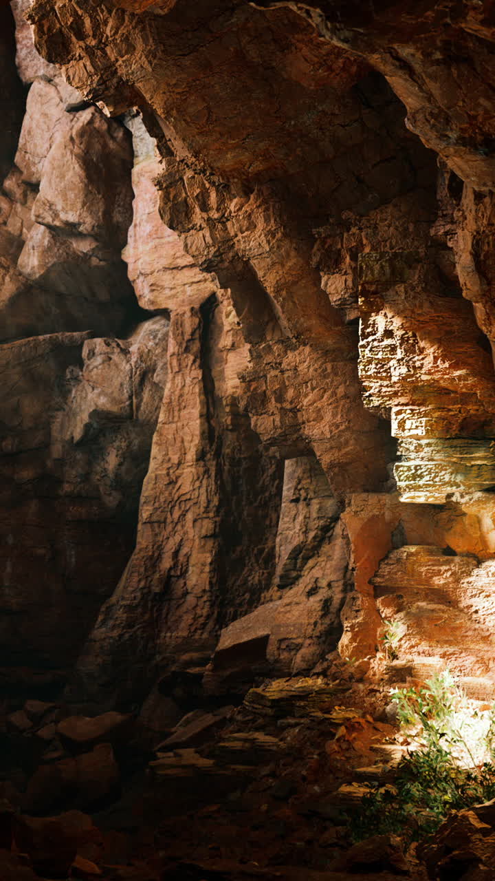 explorando una cueva profunda y misteriosa