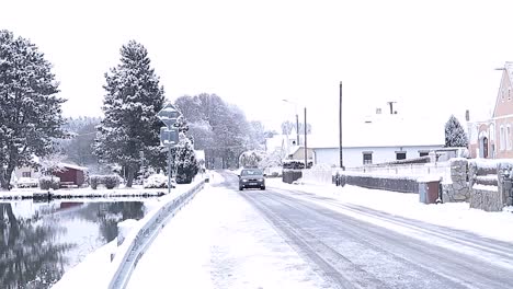 雪在路上在冬天的日子 股票视频 股票片段