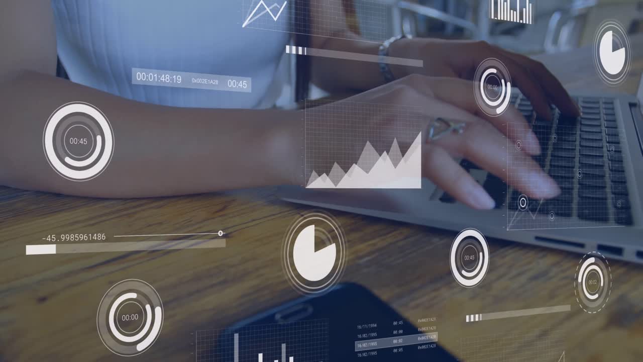 animación del procesamiento de datos financieros sobre empresarios que usan computadoras portátiles