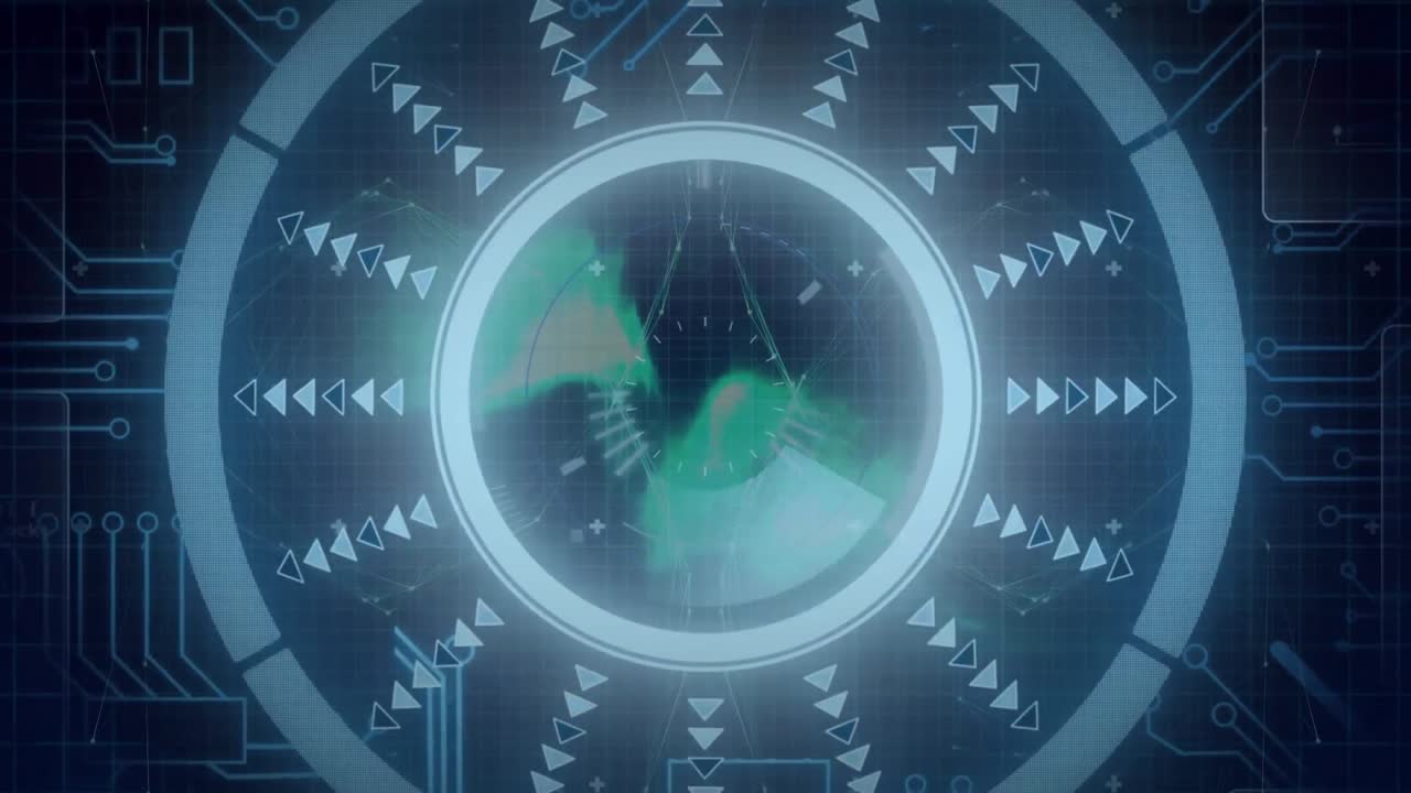 컴퓨터 회로판을 통해 스 ⁇  스캐닝과 데이터 처리의 애니메이션