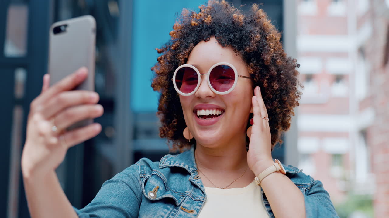 Black woman, influencer on social media