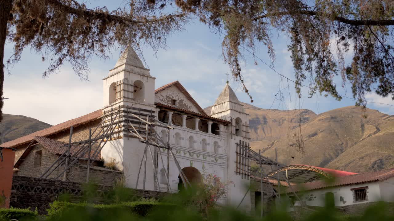 iglesia coporaque: icono de la resiliencia del valle de colca contra los terremotos