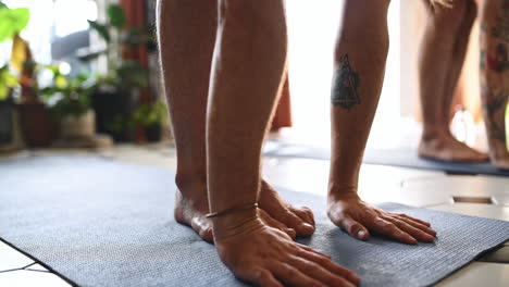 saca más provecho de la vida en una alfombra de yoga